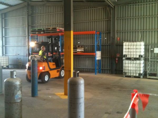forklift2.JPG